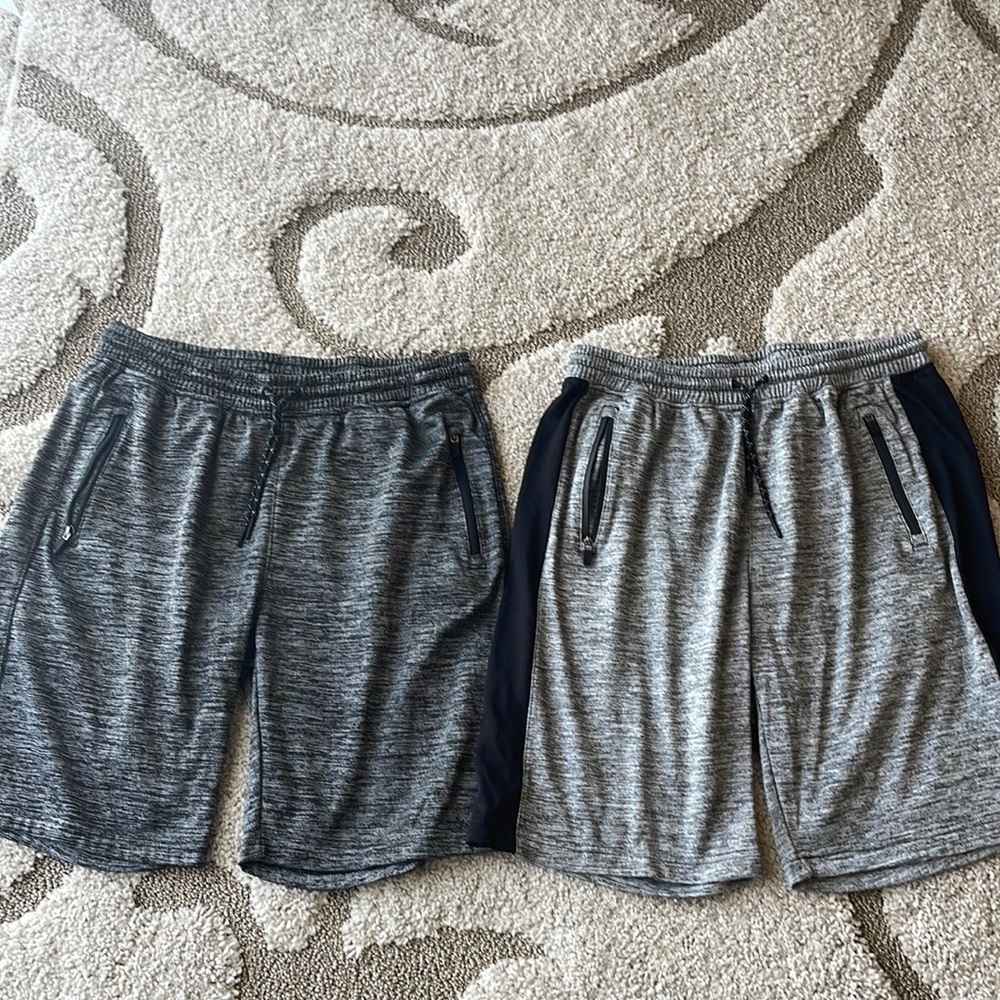 NWOT Bundle of burnside mens shorts. Size L.